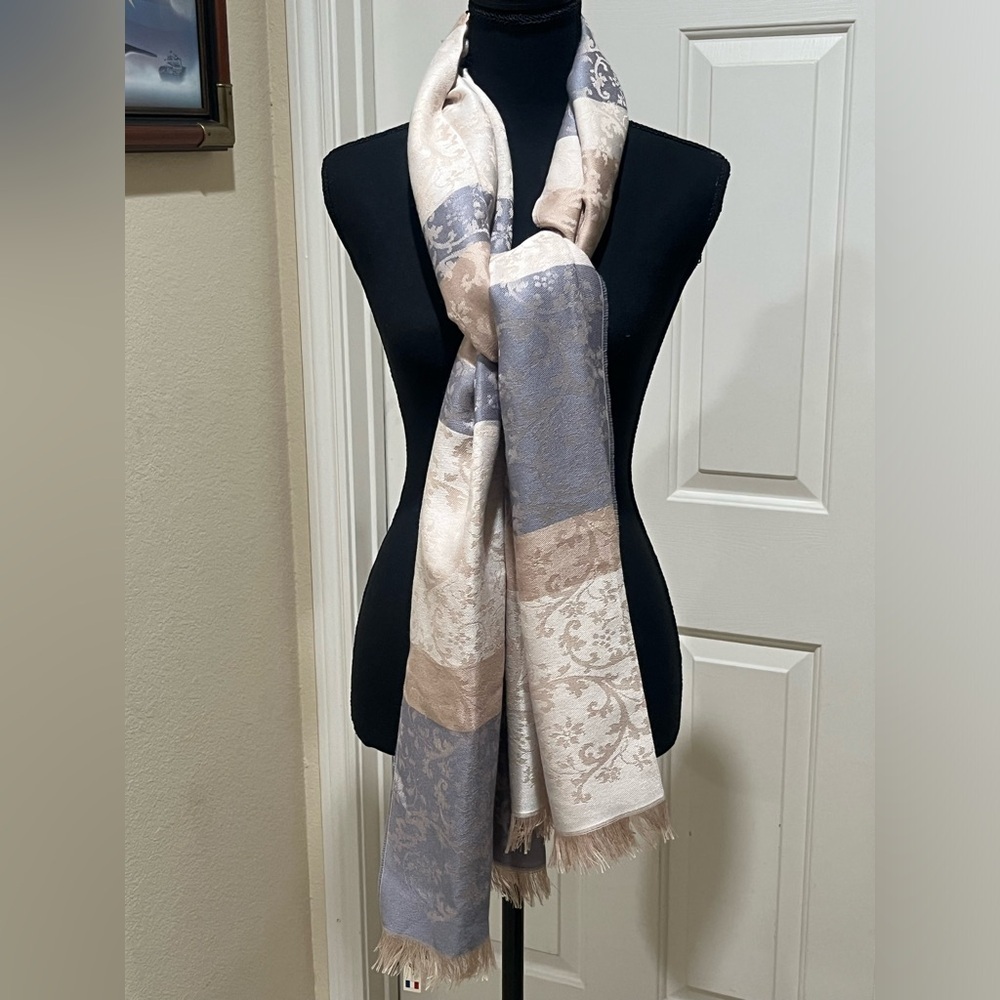 DRAEGER MADE IN FRANCE ELEGANT MICROFIBER SCARF SIZE 76”X 28” GRAY/ CREAM